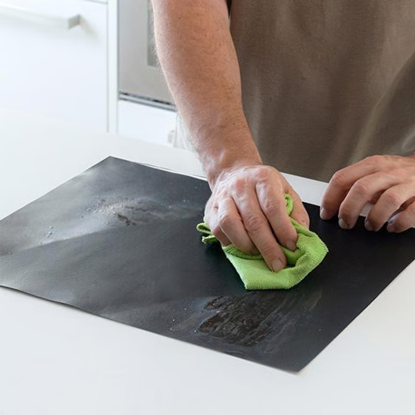 Reusable Grill Mat with Non-Stick Fiberglass Coating and Heat Resistance to 500F