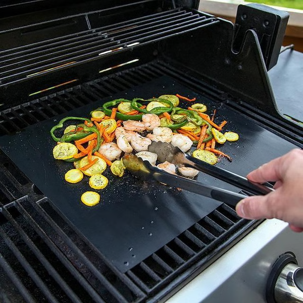 Reusable Grill Mat with Non-Stick Fiberglass Coating and Heat Resistance to 500F
