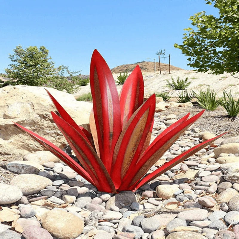 Solar Agave Garden Light with Automatic Night Activation and Ground Stake
