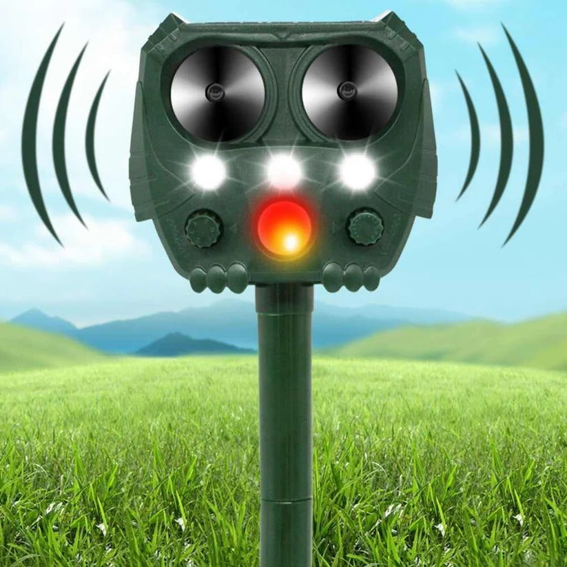 Motion Activated Animal Repellent with Ultrasonic Waves and Infrared Light for Cats, Foxes, Rats and Squirrels