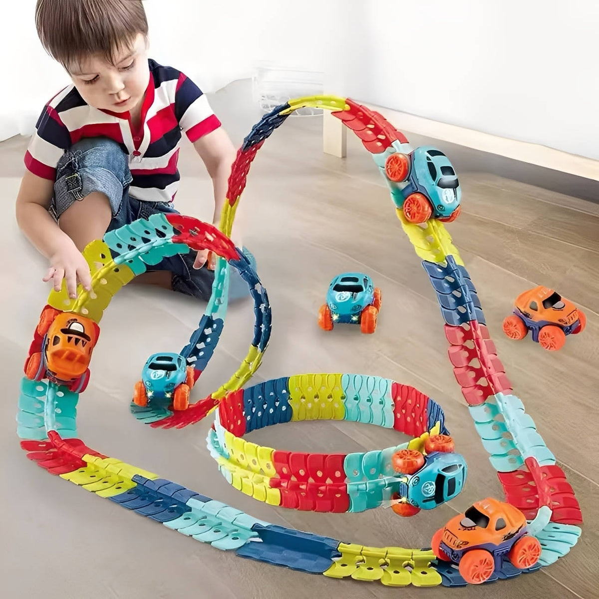 Glow in the Dark Flexible Race Track Set with Snap Together Pieces and a Detachable Body Car in 92 or 184 Pieces