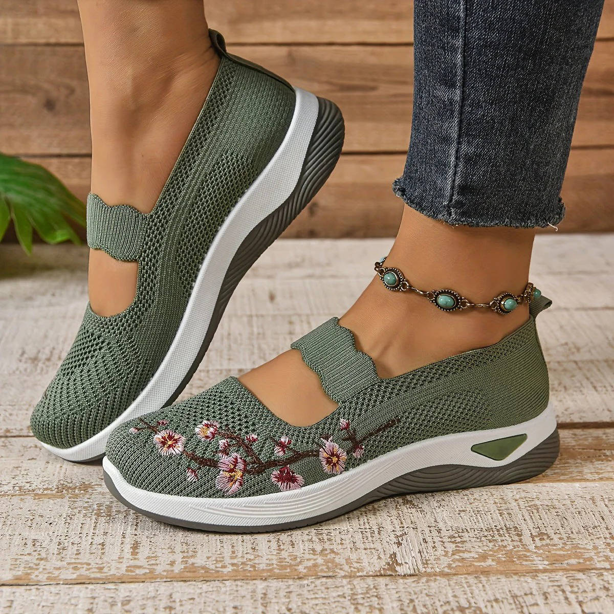 Women's Slip-On Mary Jane Shoes with Elastic Instep Strap and Floral Embroidery