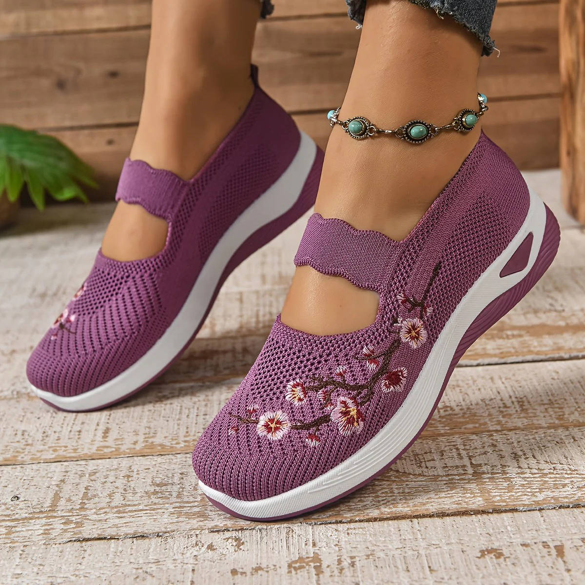Women's Slip-On Mary Jane Shoes with Elastic Instep Strap and Floral Embroidery
