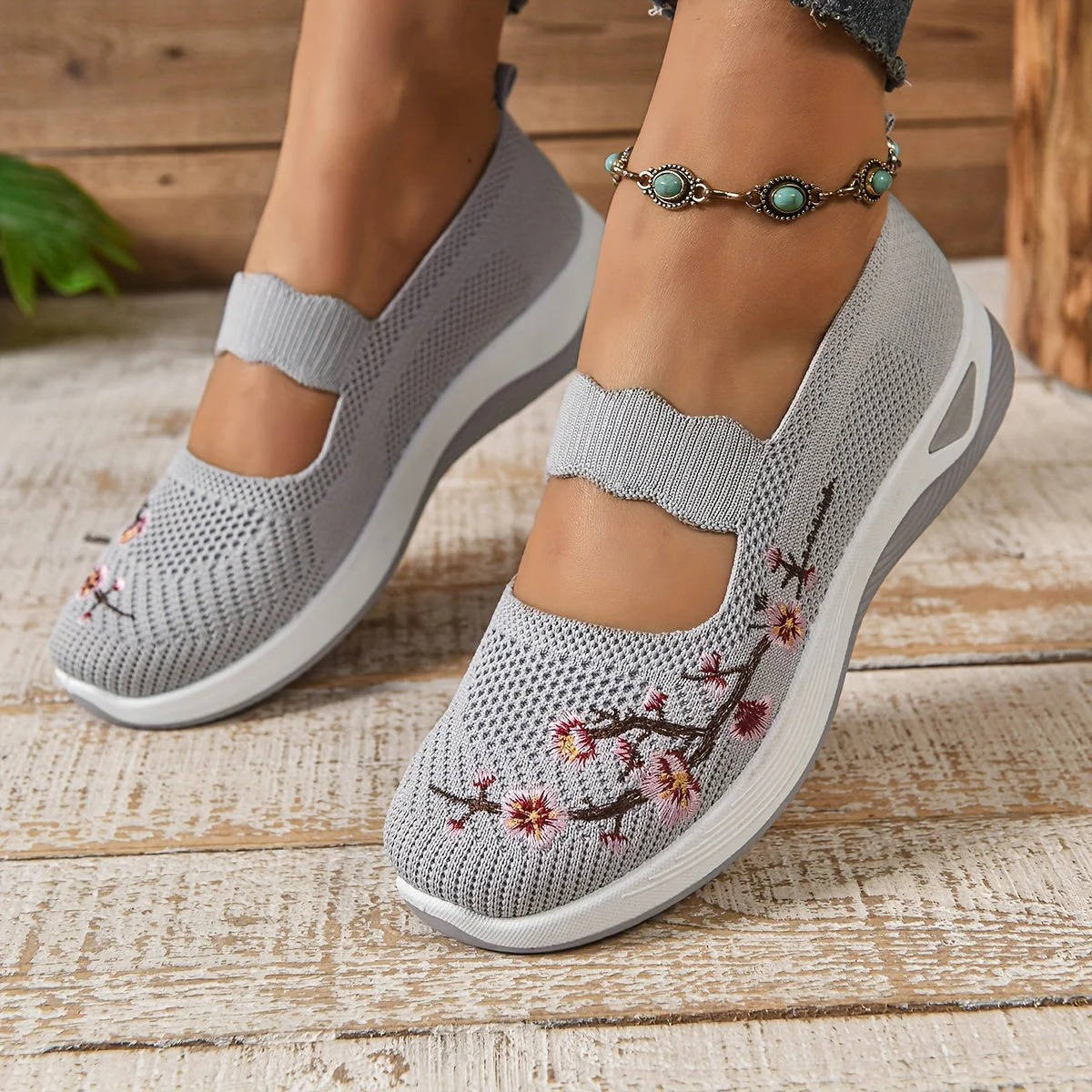 Women's Slip-On Mary Jane Shoes with Elastic Instep Strap and Floral Embroidery