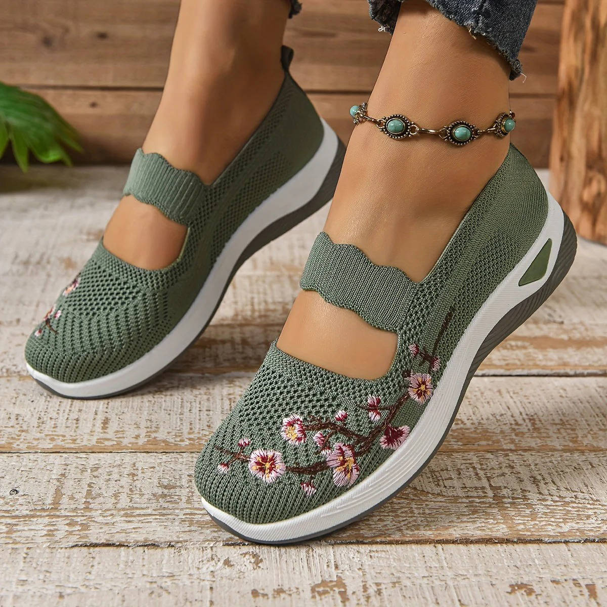 Women's Slip-On Mary Jane Shoes with Elastic Instep Strap and Floral Embroidery