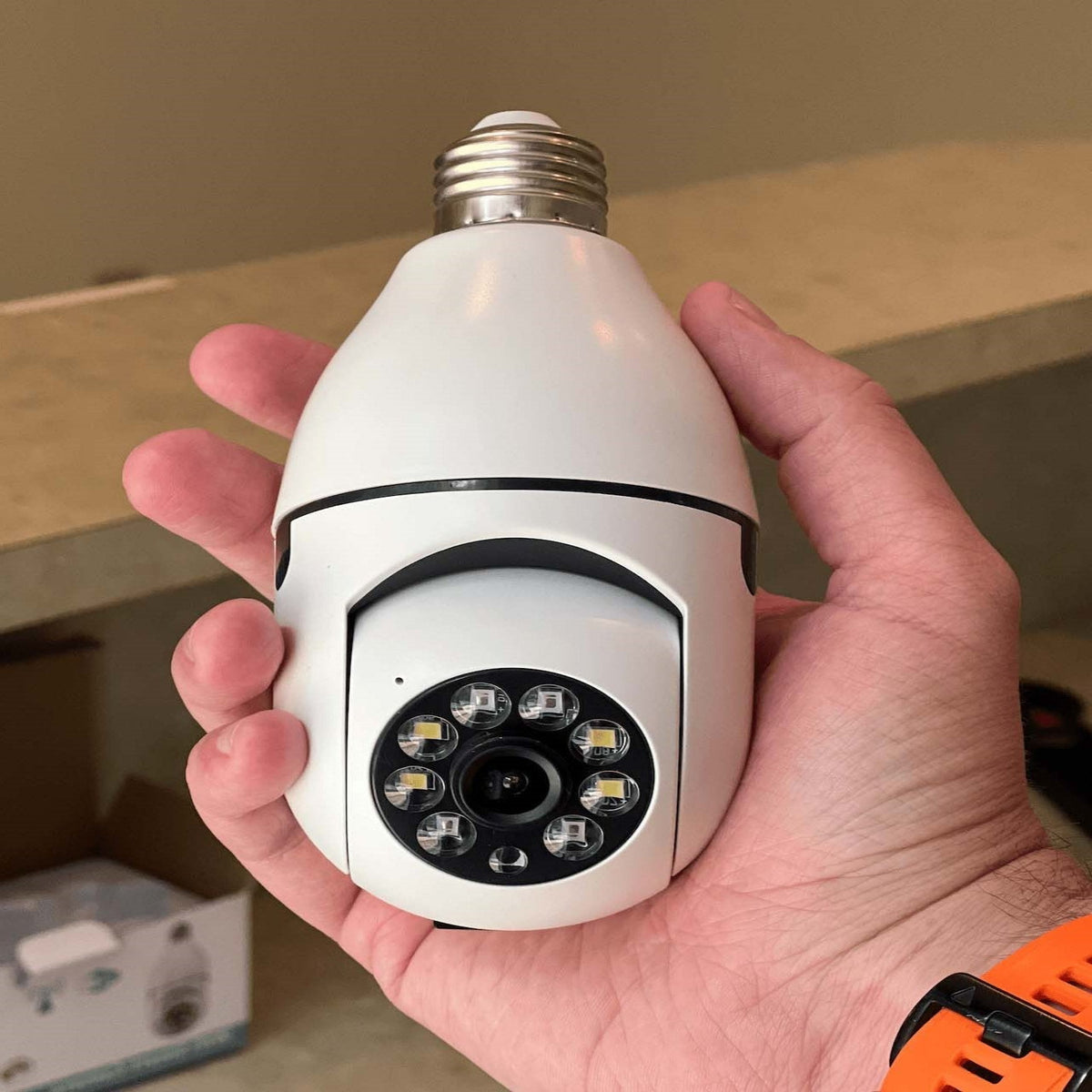 1080P Light Bulb Camera with 360 Degree Rotation and Motion Tracking