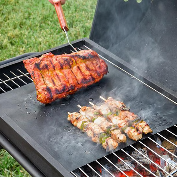 Reusable Grill Mat with Non-Stick Fiberglass Coating and Heat Resistance to 500F