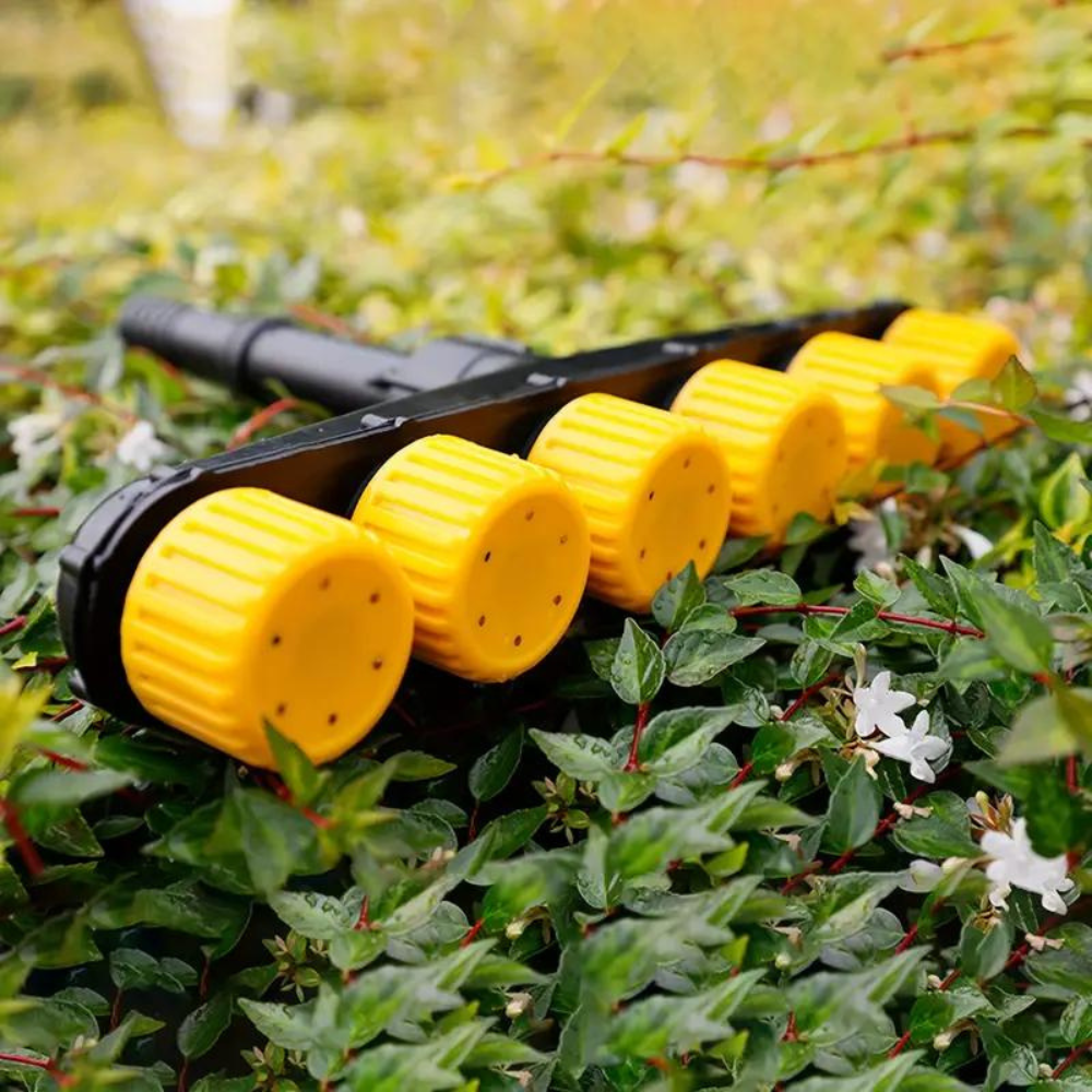 Adjustable Garden Spray Nozzle with Trigger Lock and Multiple Spray Patterns