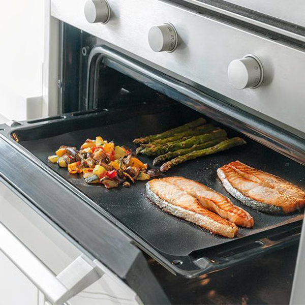 Reusable Grill Mat with Non-Stick Fiberglass Coating and Heat Resistance to 500F