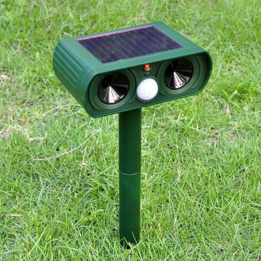 Motion Sensing Animal Repeller with Solar Power and Ultrasonic Sound, LED Flash