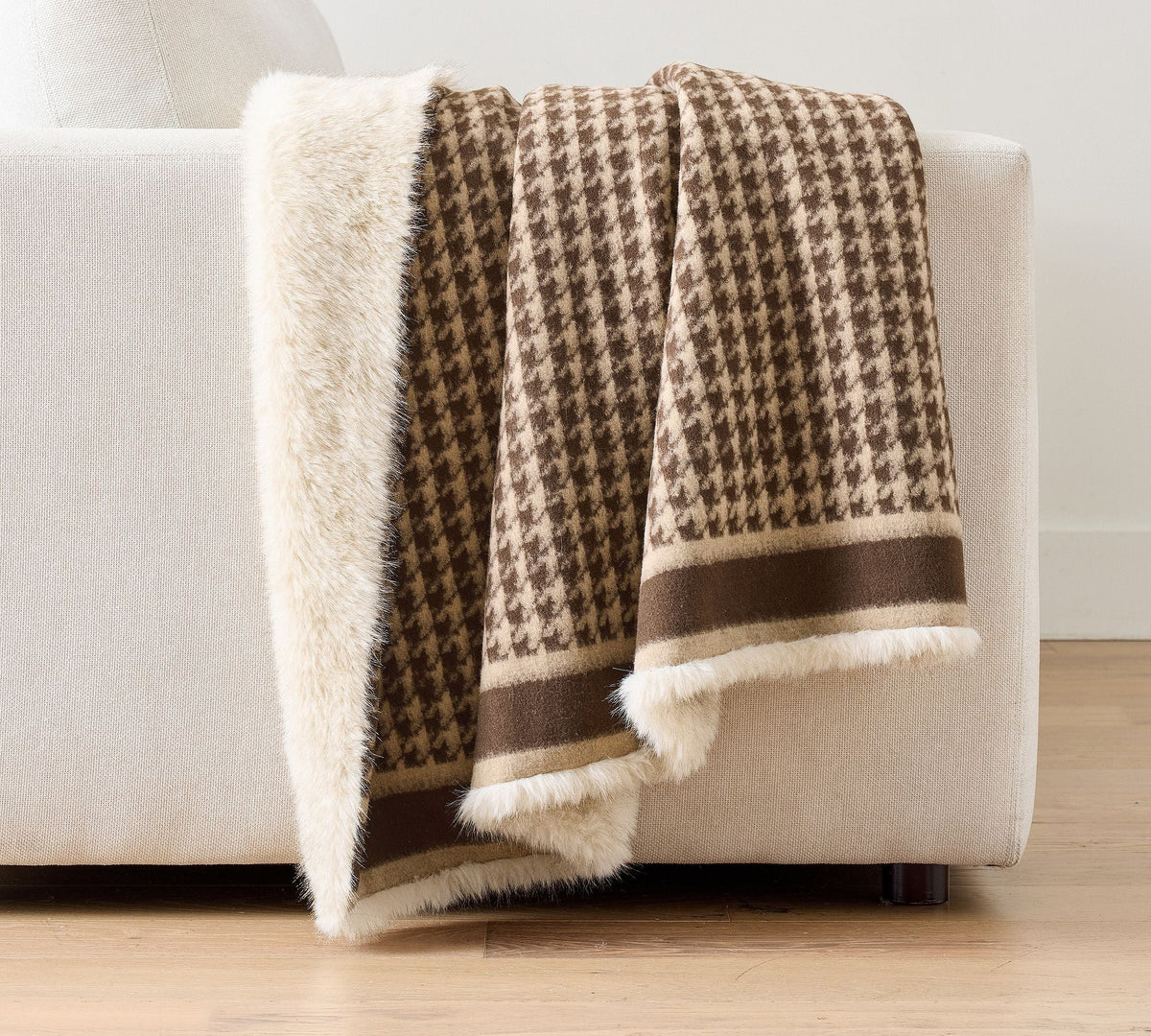 Throw Blanket with Houndstooth Front and Faux Fur Back