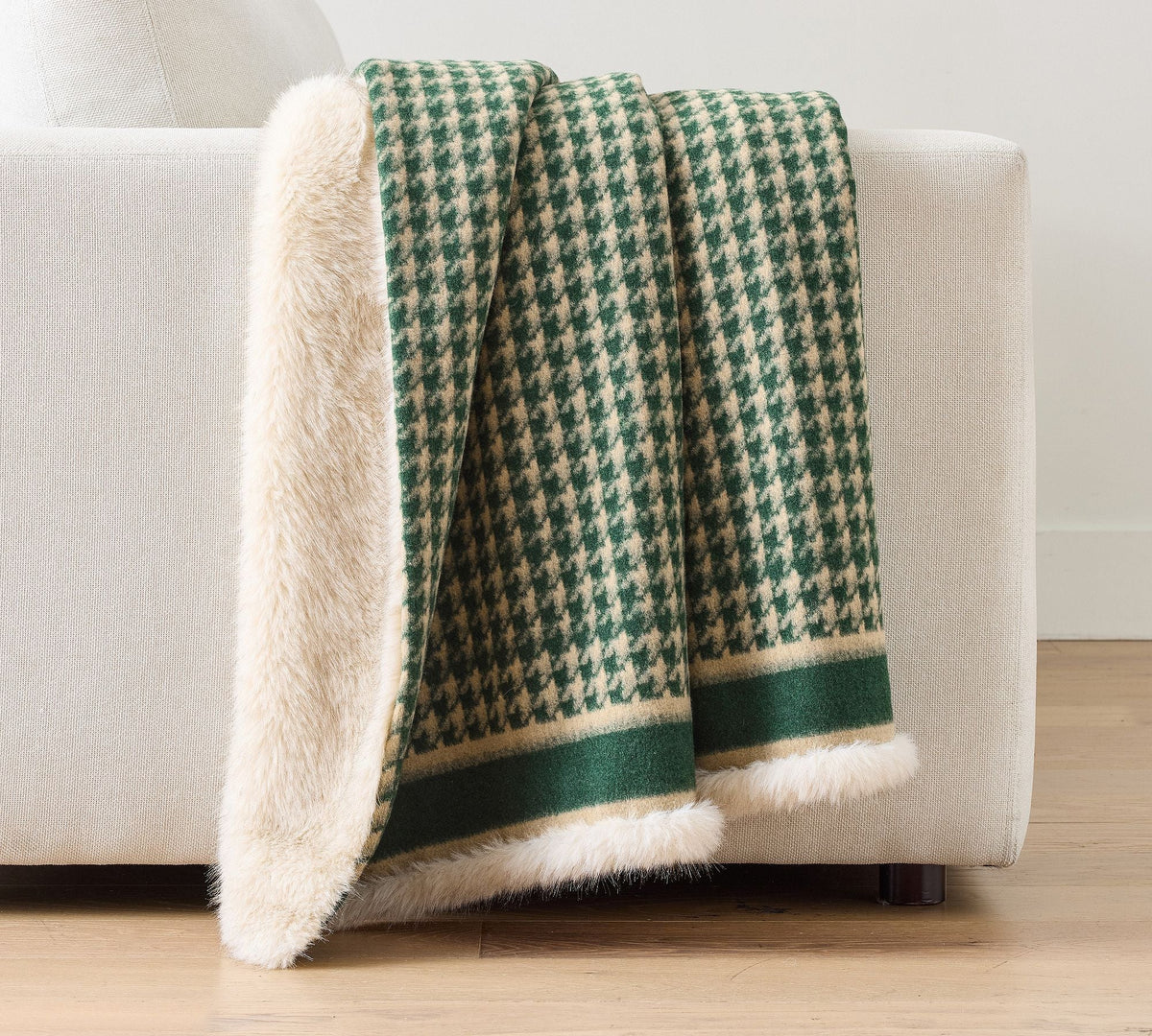 Throw Blanket with Houndstooth Front and Faux Fur Back