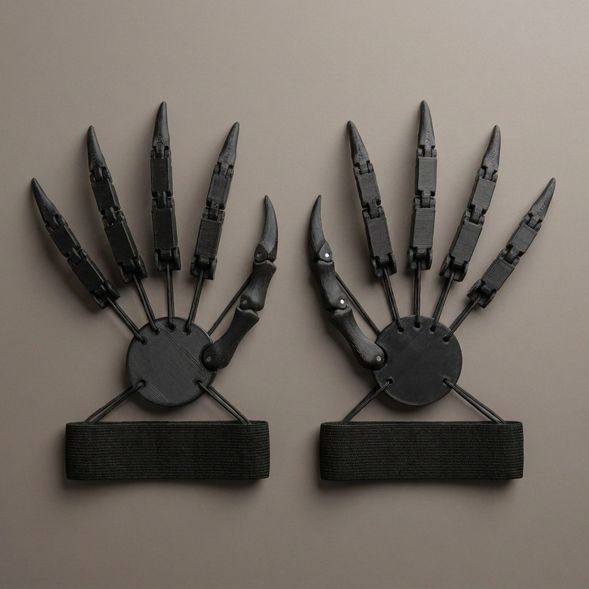 Finger Extension Claws with Articulated Joints and Elastic Wrist Strap, Pair Set All Vera Mart